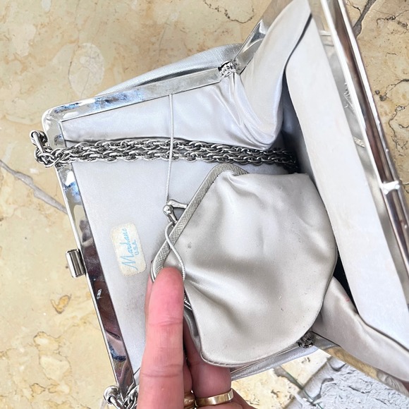 Vintage 1960's Silver Metallic Evening Bag Chain Prom Fairy Whimsigoth Glam - Picture 7 of 9